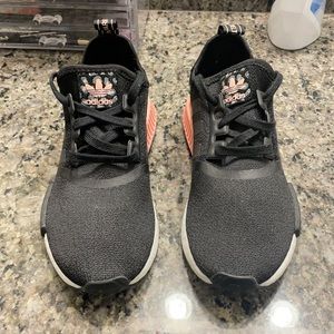 Adidas women’s Tennis shoes Size 8 purchased from the finishline